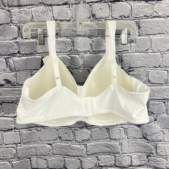 Playtex Secrets Bra  Perfectly Smooth  Size 44C White Wire Free  4707  NWT - Picture 2 of 8